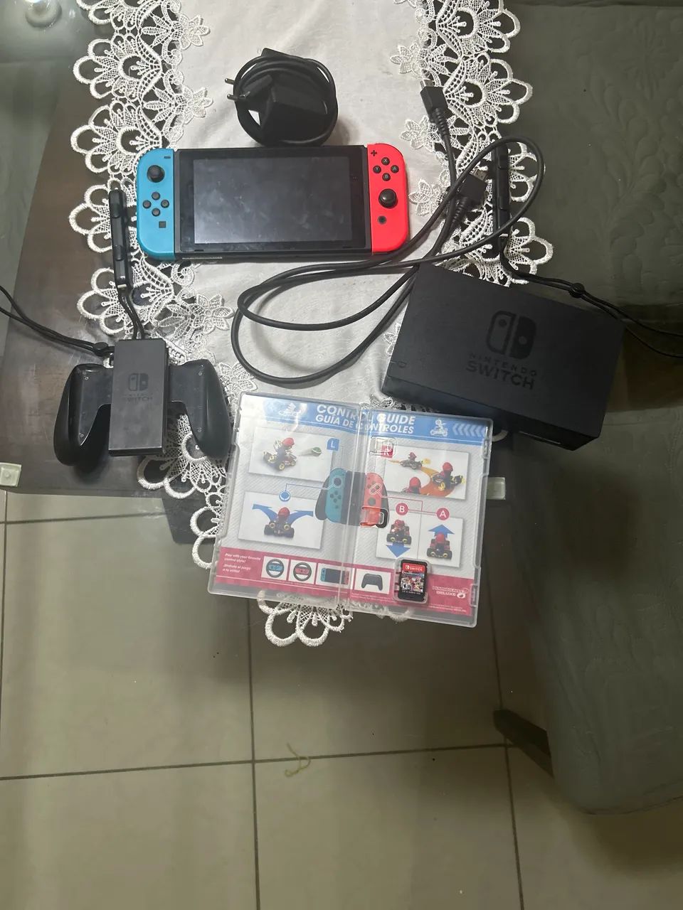 Nintendo Switch + Mario Kart 8 Deluxe Ótimo Estado 