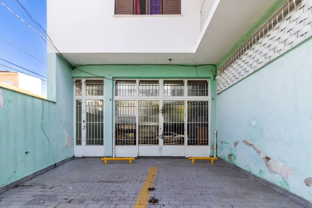 Loja na Rua Tanque Velho, 184  105 m²