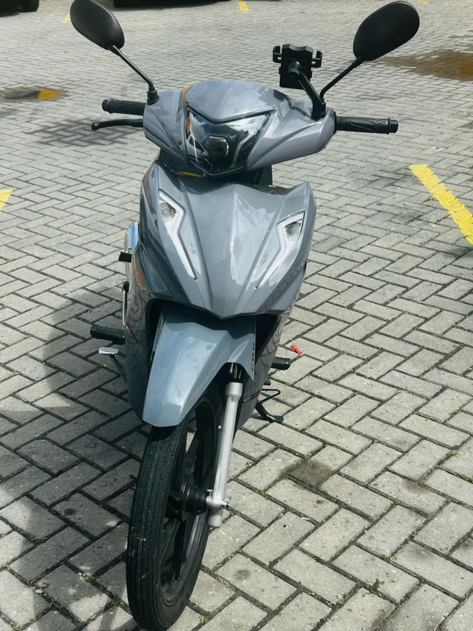 Avelloz 125 