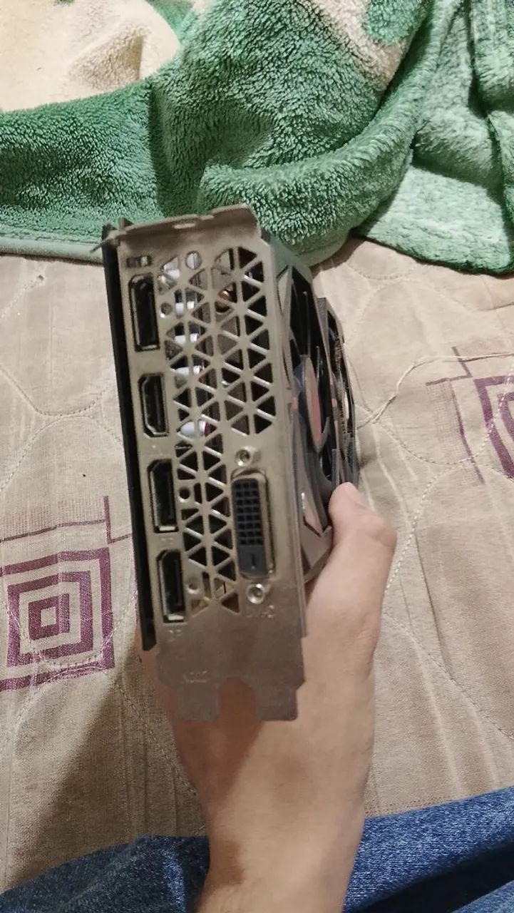 AMD Radeon RX 570 4GB - Foto 4