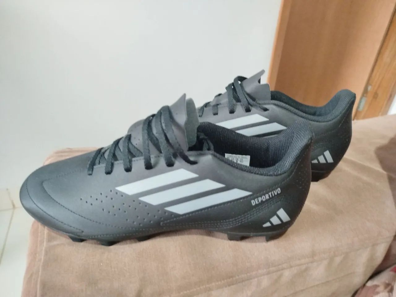 Chuteira Adidas Nova 
