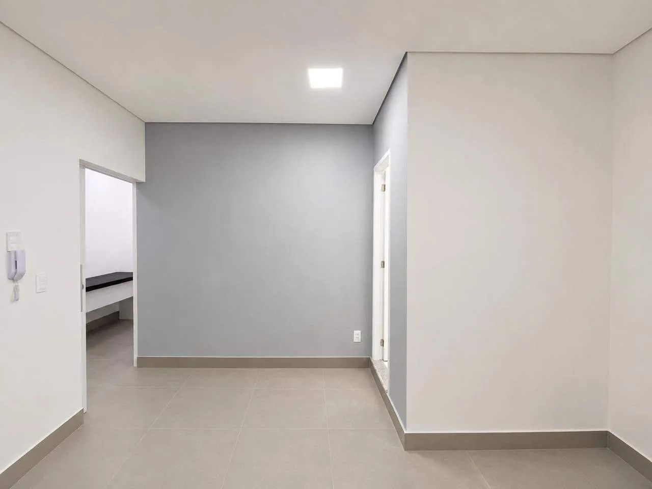 Sala Comercial em Prédio Novo no Coração do Barreiro de Baixo - Foto 5
