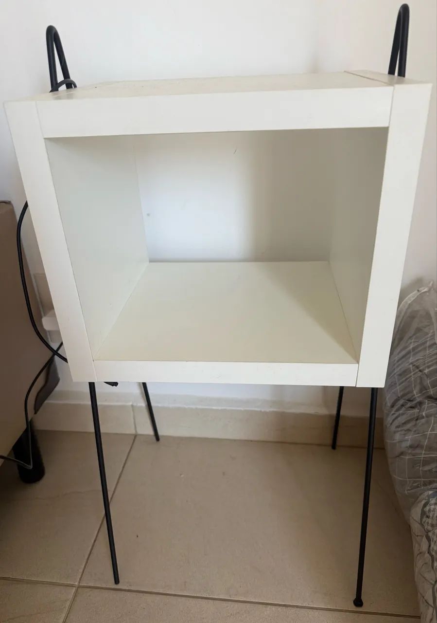 Vendo par de mesinhas de cabeceira  - Foto 4