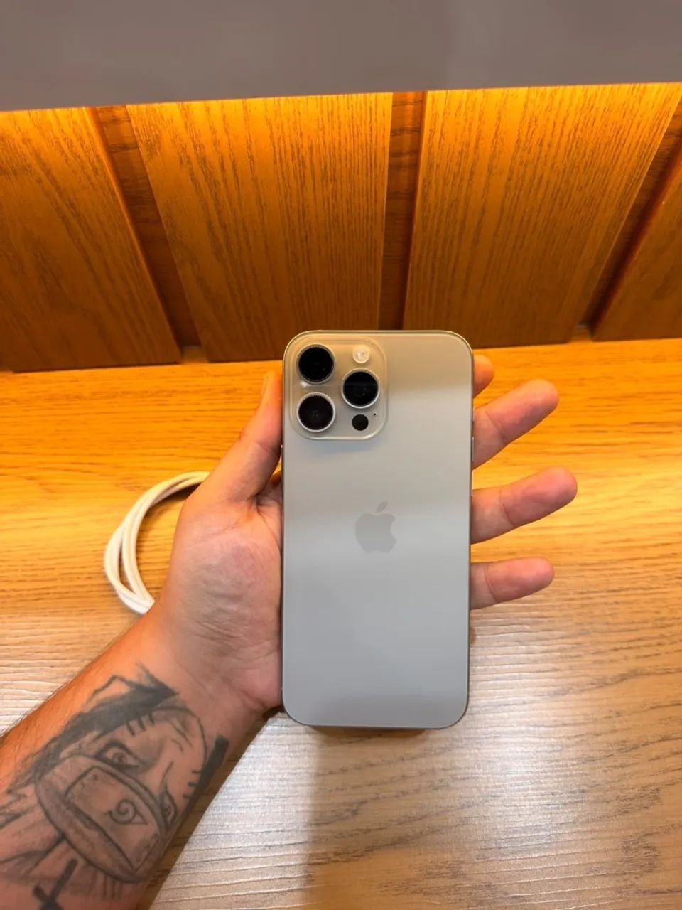 iPhone 16 Pro Max - Estado Impecável! - Foto 3