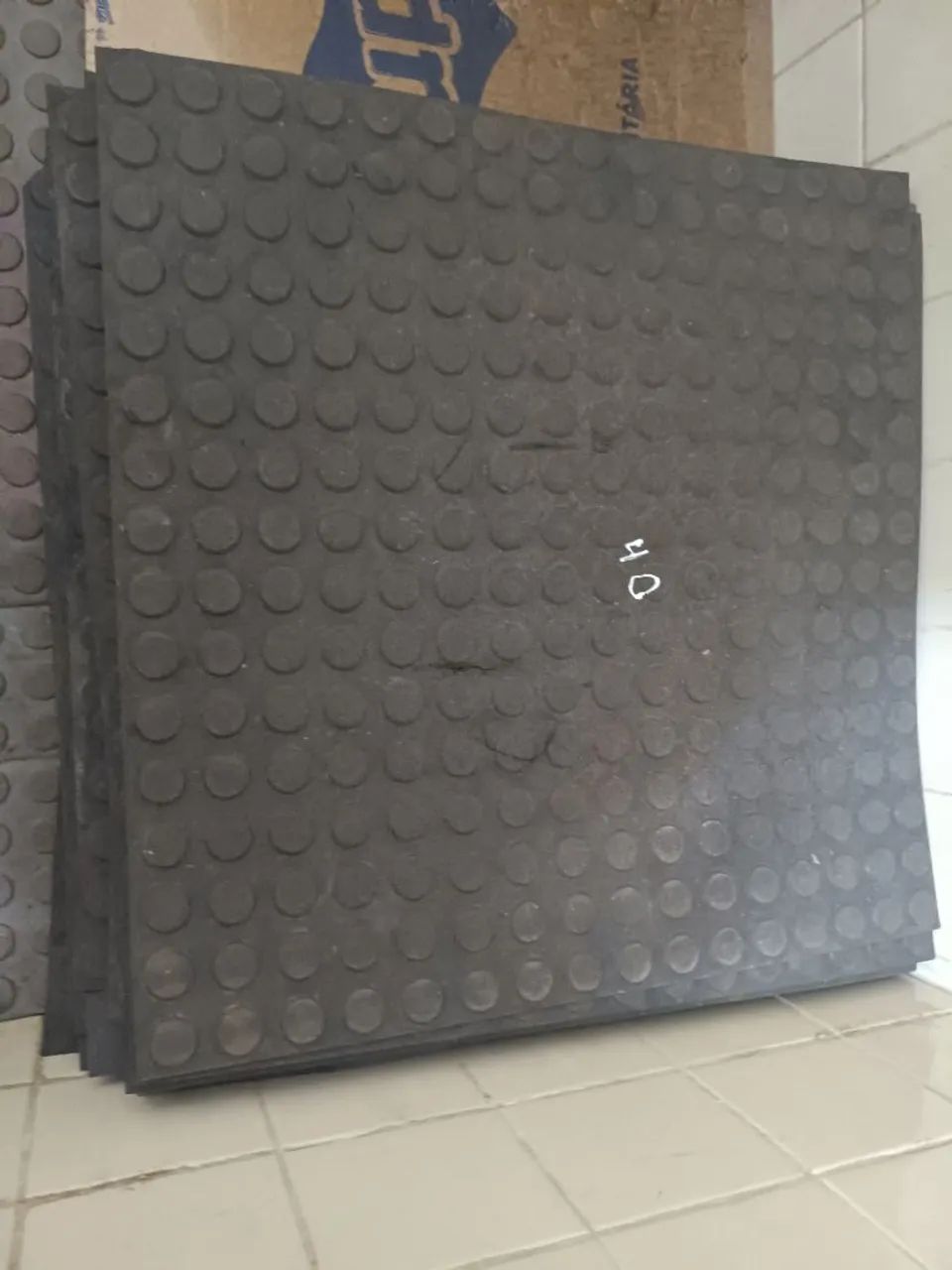 40 unidades Tapetes emborrachado moeda 