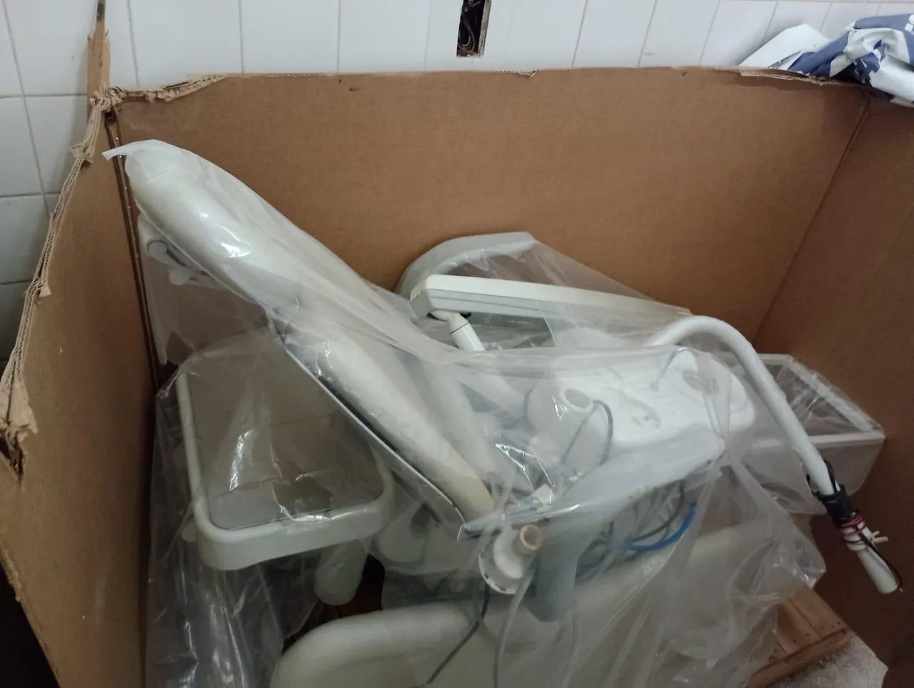 Vendo cadeira odontológica gnatus nova 