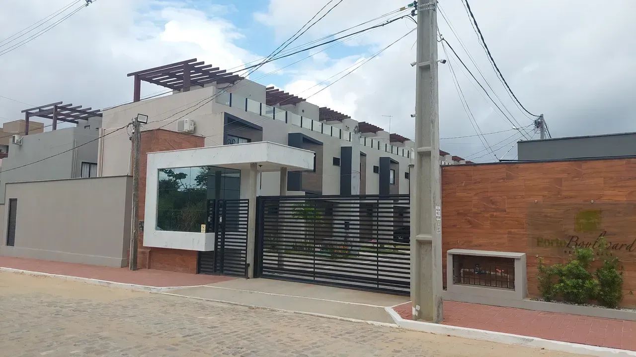 Casa Duplex e Triplex em Cond Fechado em Parnamirim - 2 Suítes e 3/4 Suítes - 72m² e 137m²