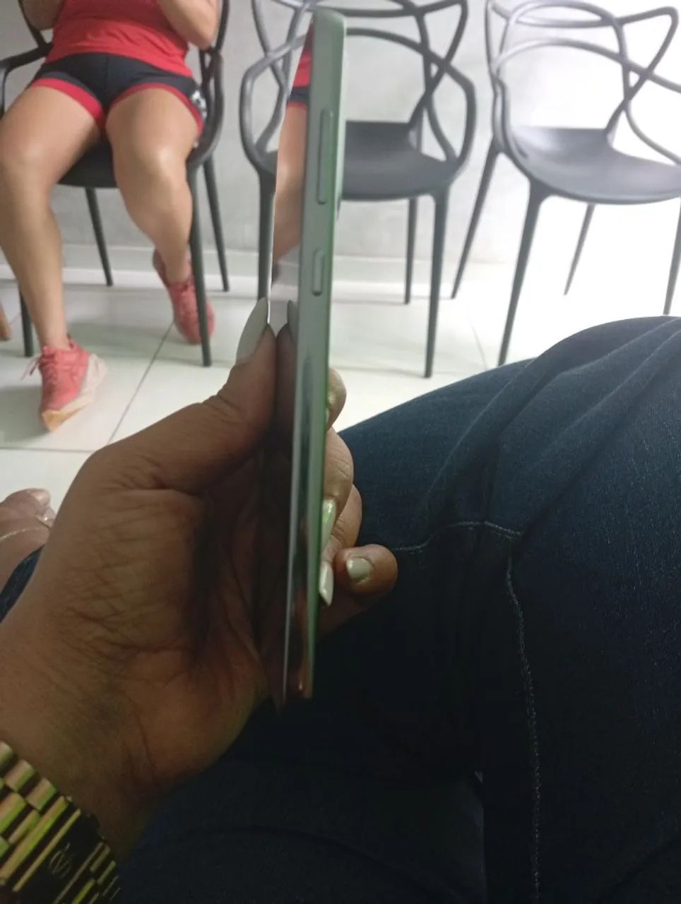 Vende-se celular em perfeito estado - Foto 2