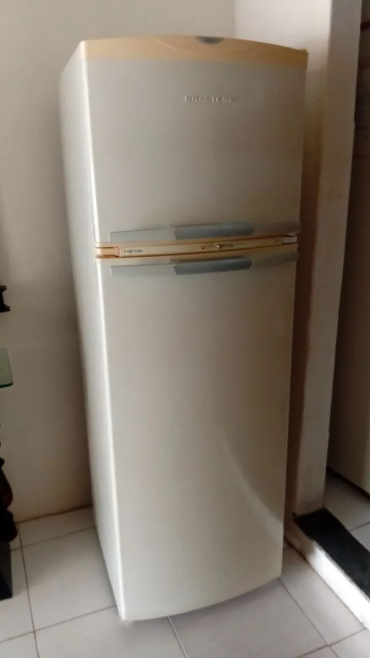 Vendo geladeira 