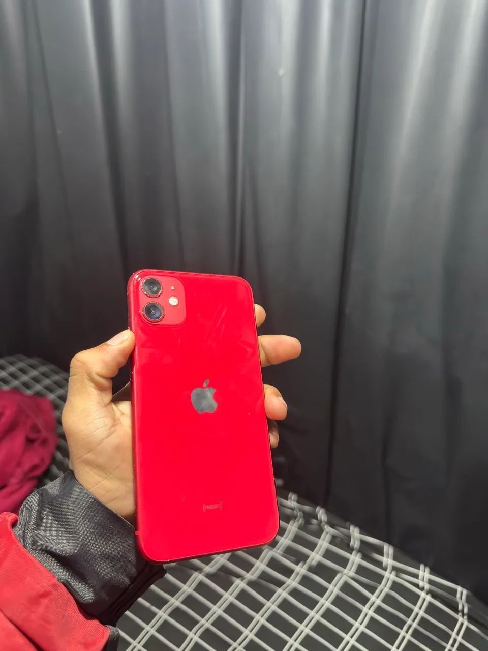 iPhone 11 red impecável 