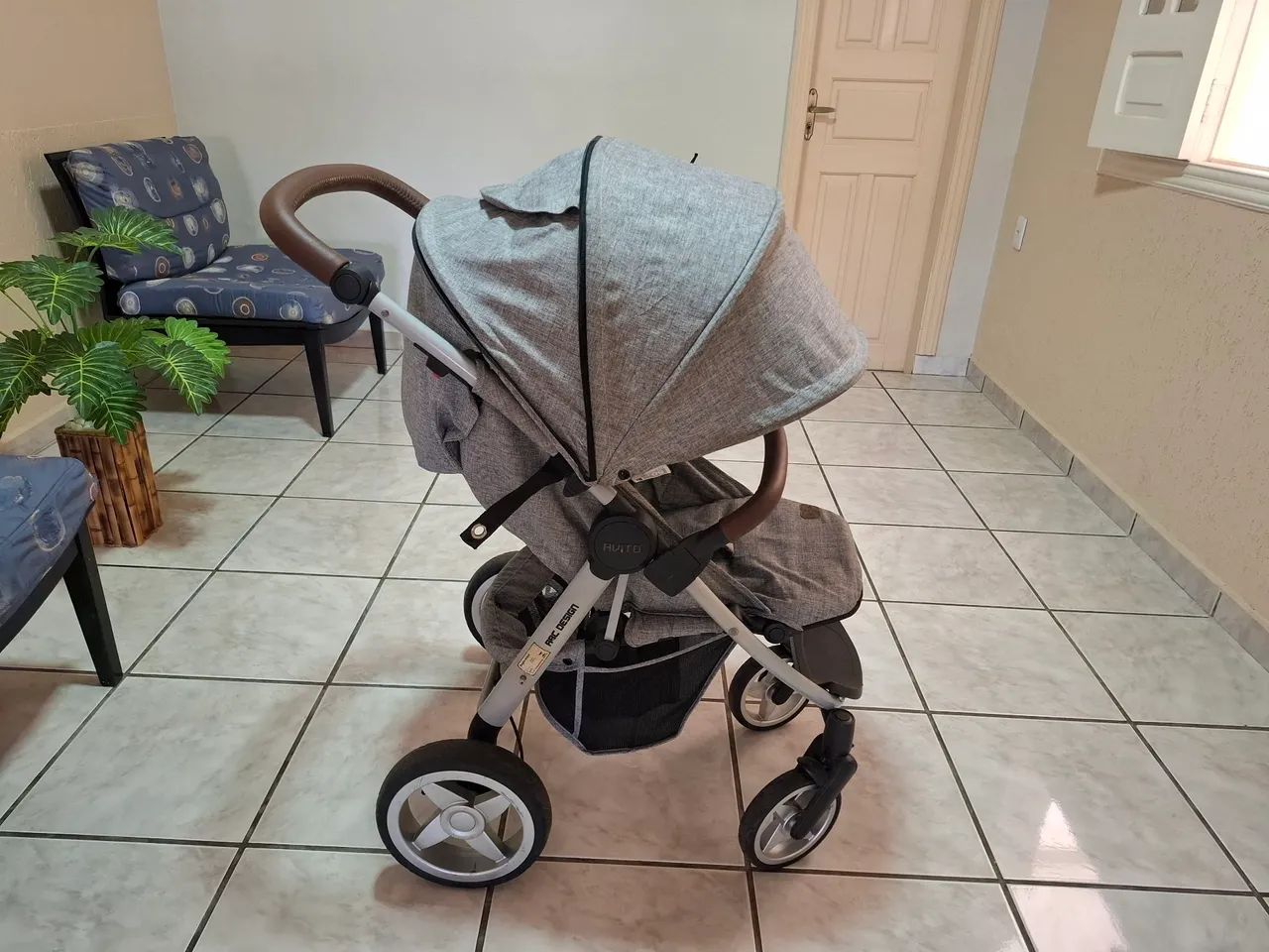 Carrinho de bebê grande e confortável  - Foto 2