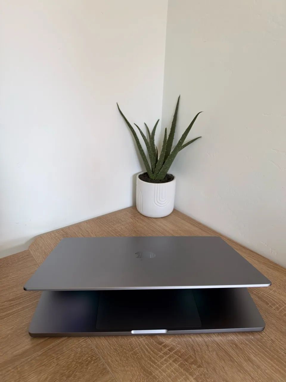 MacBook Pro 16  M1 Max 32GB RAM 1TB SSD GPU 32 Núcleos - Foto 2