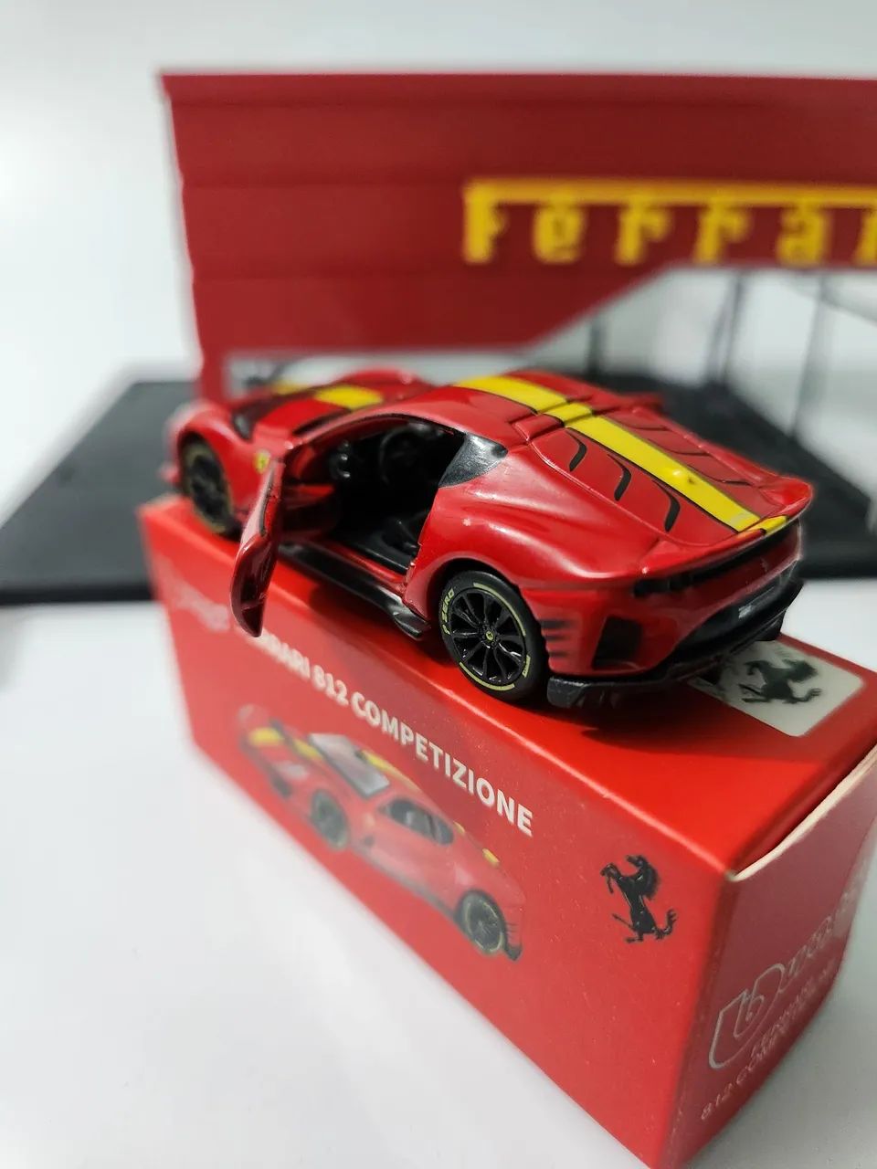 Ferrari miniatura 1/64 carrinho colecionável  - Foto 2