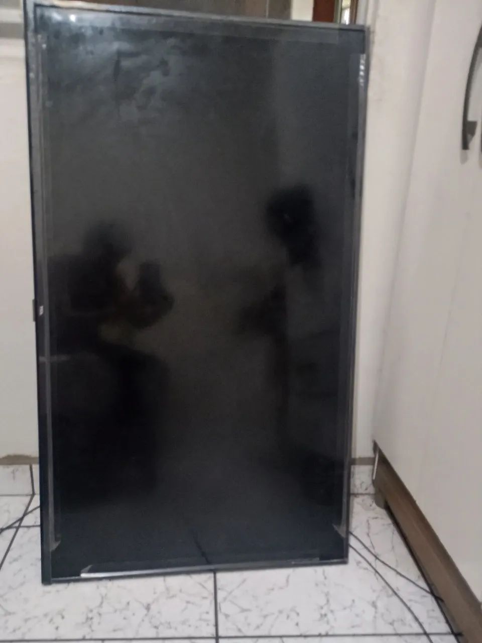 Tv TCL 50 polegadas detalhe apenas no visor que não dá imagem - Foto 4