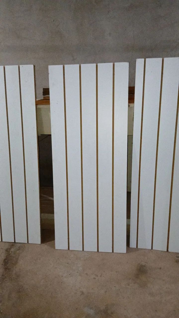 Vende-se balcao e painel canaletado 