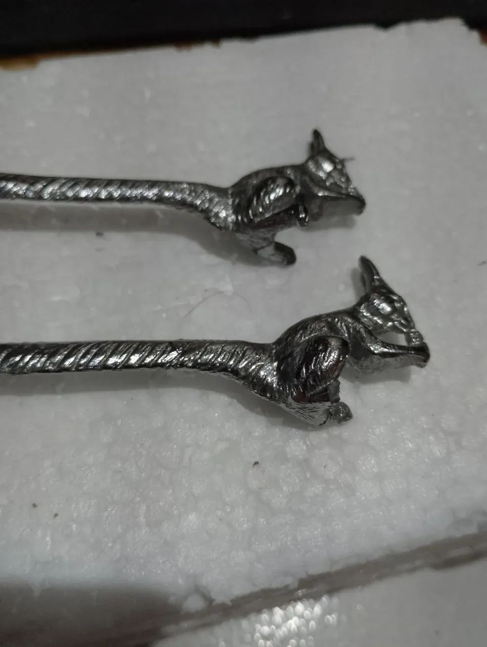 Coelhos de metal ( aparador de talher) - Foto 2