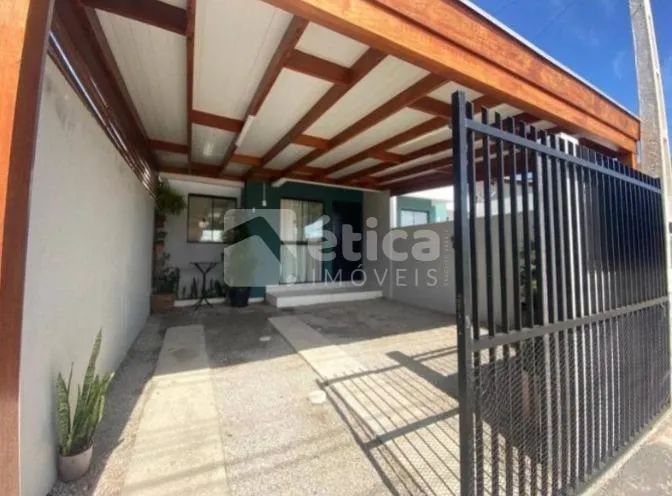 Casa Geminada para Locação com 3 Quartos e Vaga de Garagem