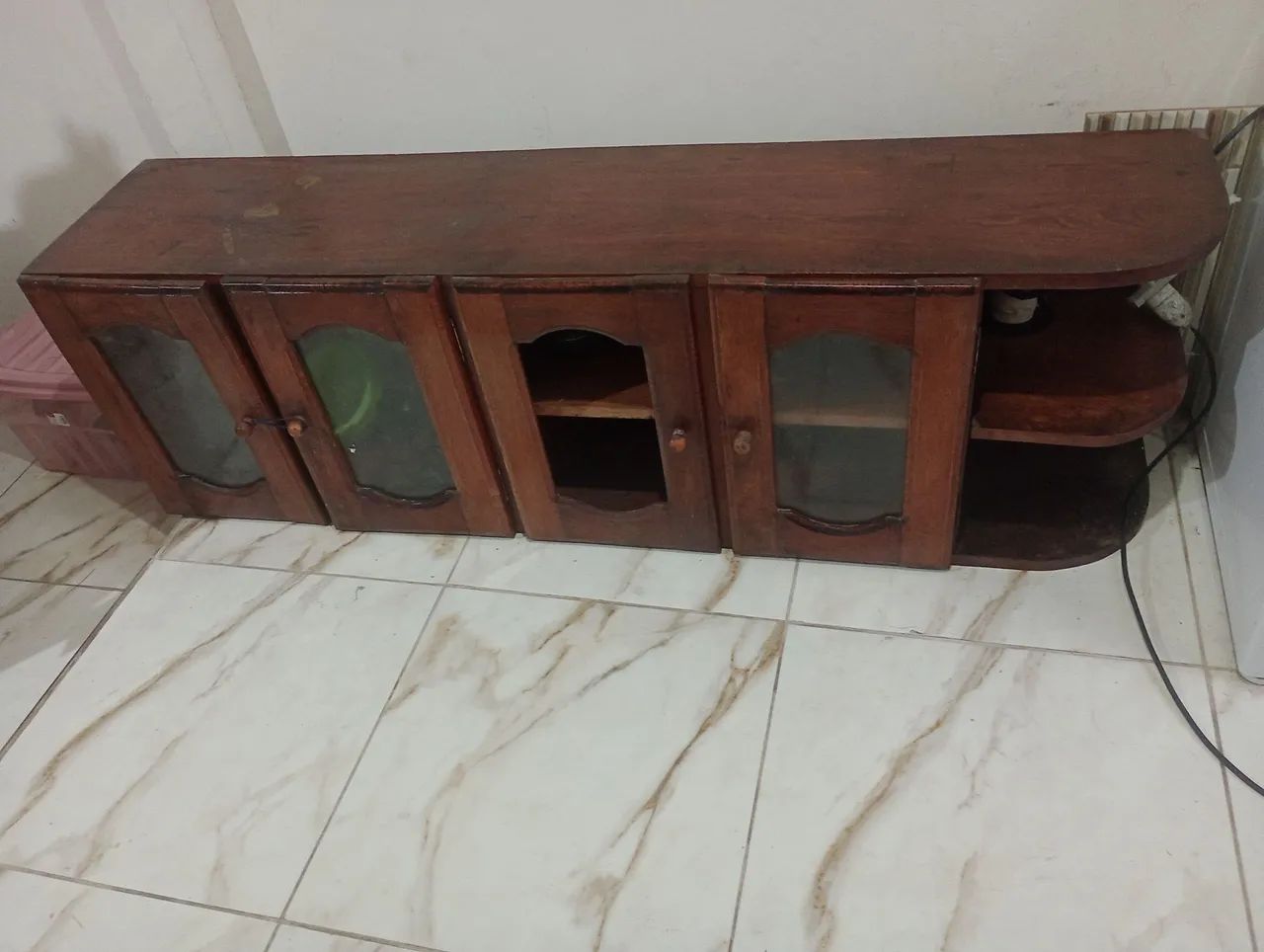 ARMÁRIO DE COZINHA DE PAREDE, EM ANGELIM PEDRA.MEDIDAS: COMP.1,77mt  LARG.0,40 CM ALT.0,54 - Foto 2