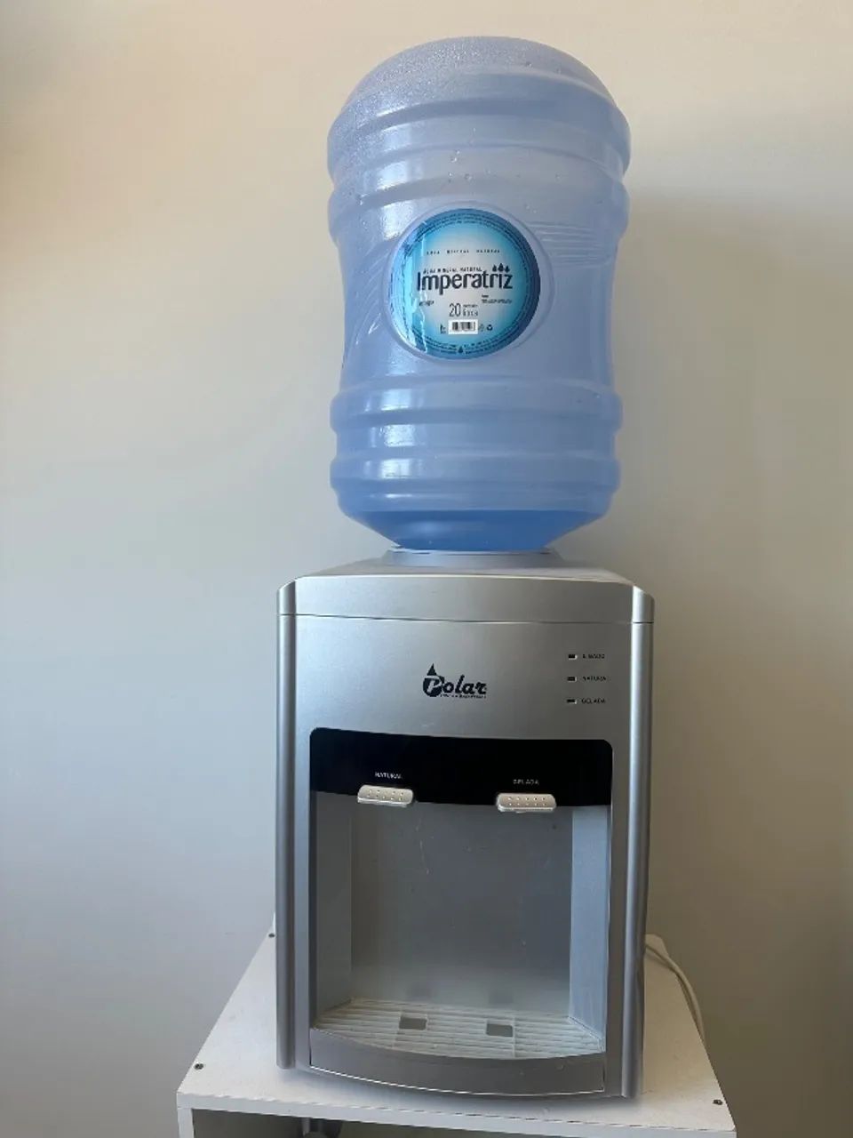 Bebedouro água natural e gelada com galão 