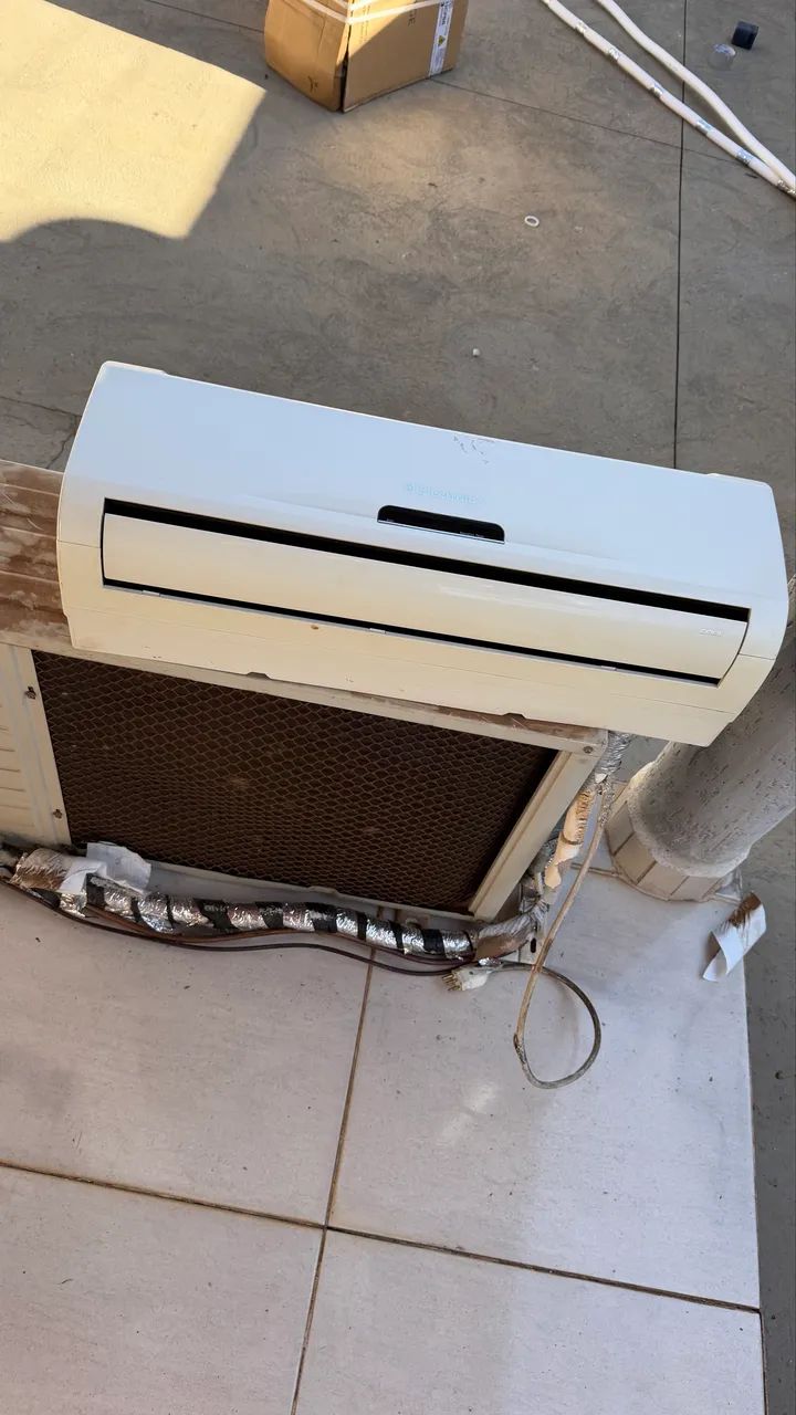 2 AR CONDICIONADO DESINSTALADO