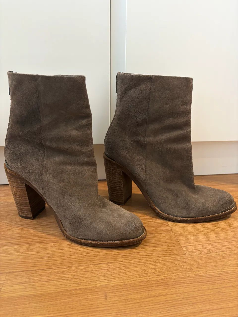Bota All Saints