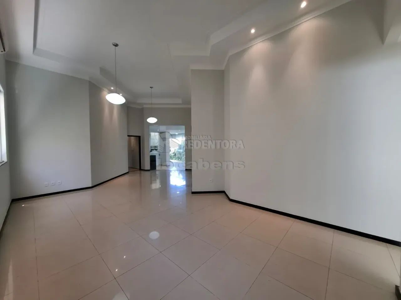 Excelente Casa em Condomínio de Alto Padrão 2