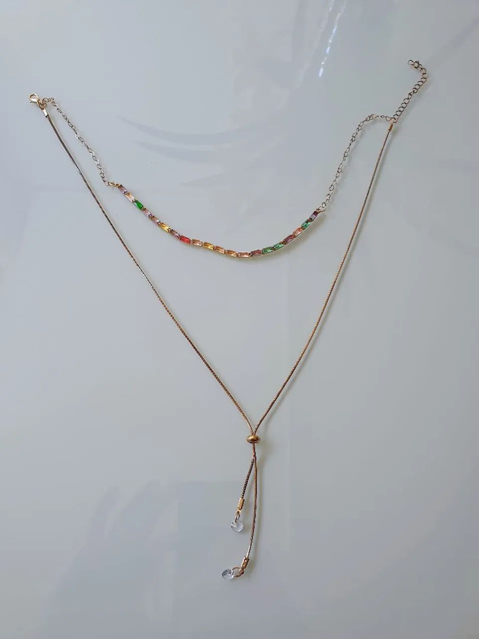 Colar Duplo Dourado com Pedras e Detalhes Delicados - Foto 4