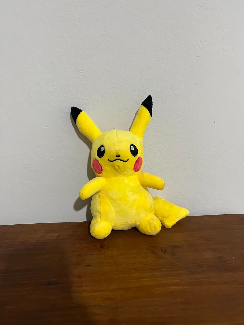 Pikachu pelúcia 