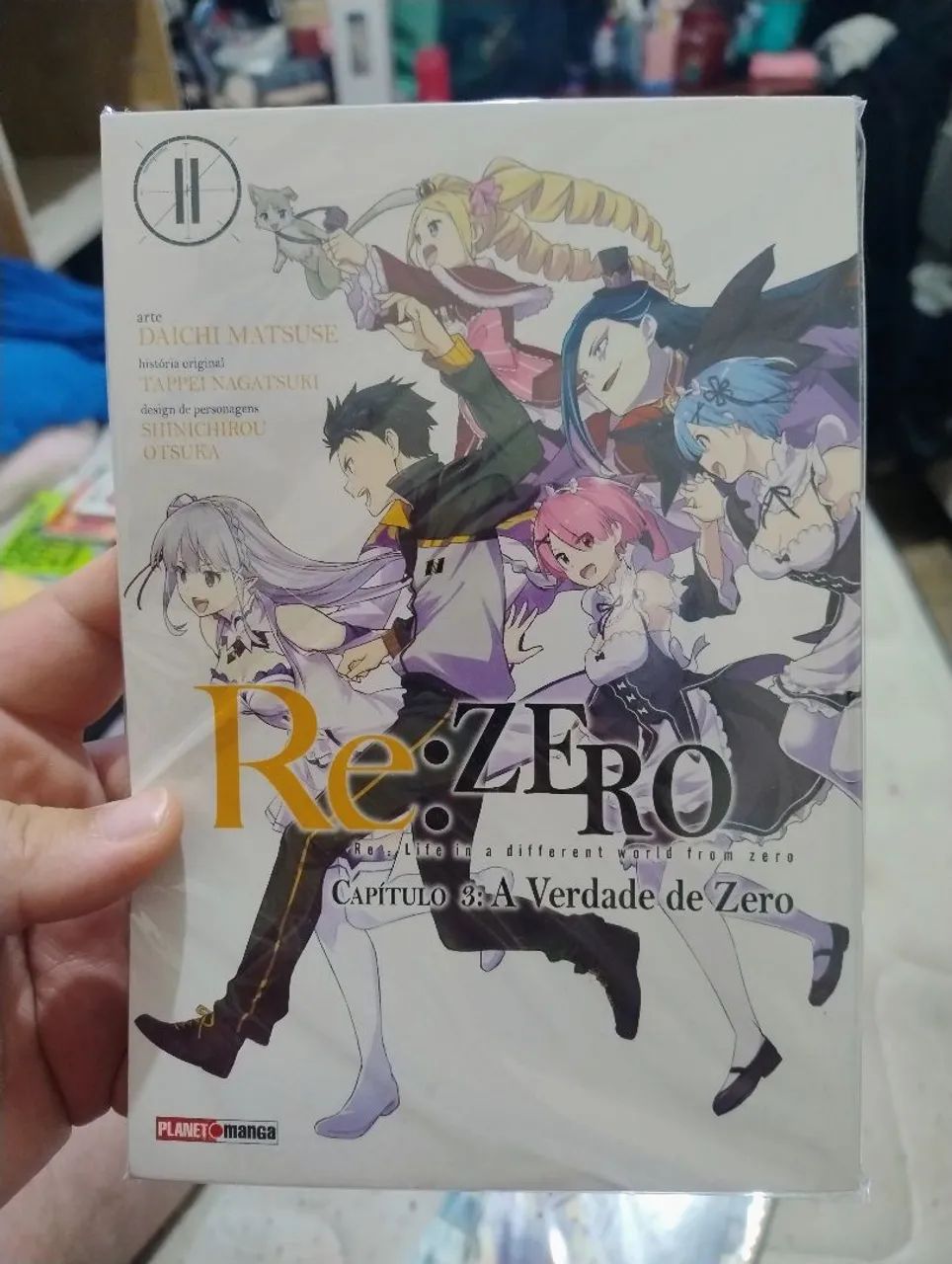 Desapego Re:Zero!!! 2 mangás e 1 livro em inglês! Vendo separado também! - Foto 3