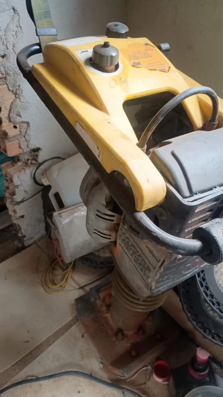 Compactador de solo - Foto 2