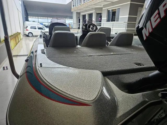 Lancha Pesca MotorBoat Motor Mercury V6 2 Tempos 250CV 50 Horas de Uso IMPECÁVEL!! - Foto 6