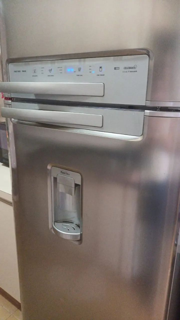 Vendo geladeira Electrolux inox  - Foto 2