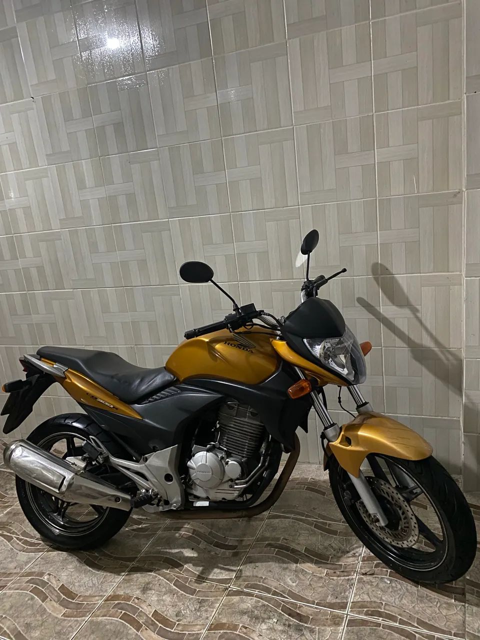 VENDO OU TROCO CB 300r  - Foto 3