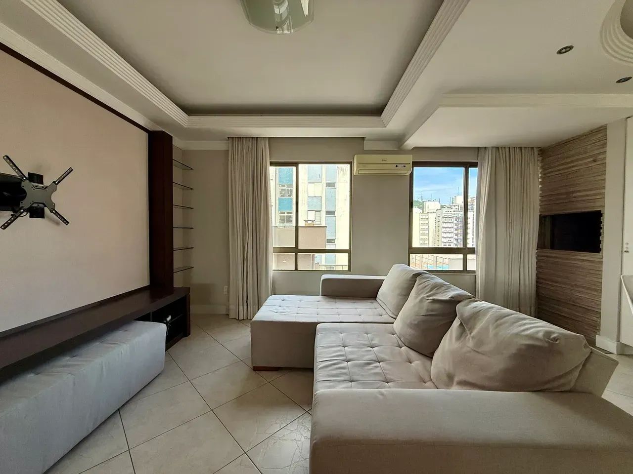 Apartamento mobiliado para locação próximo a Beira Mar Norte - Foto 2