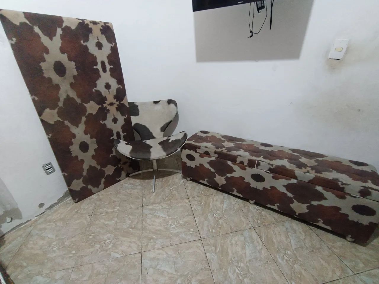  Pulff + cabeceira estampa de animal print
