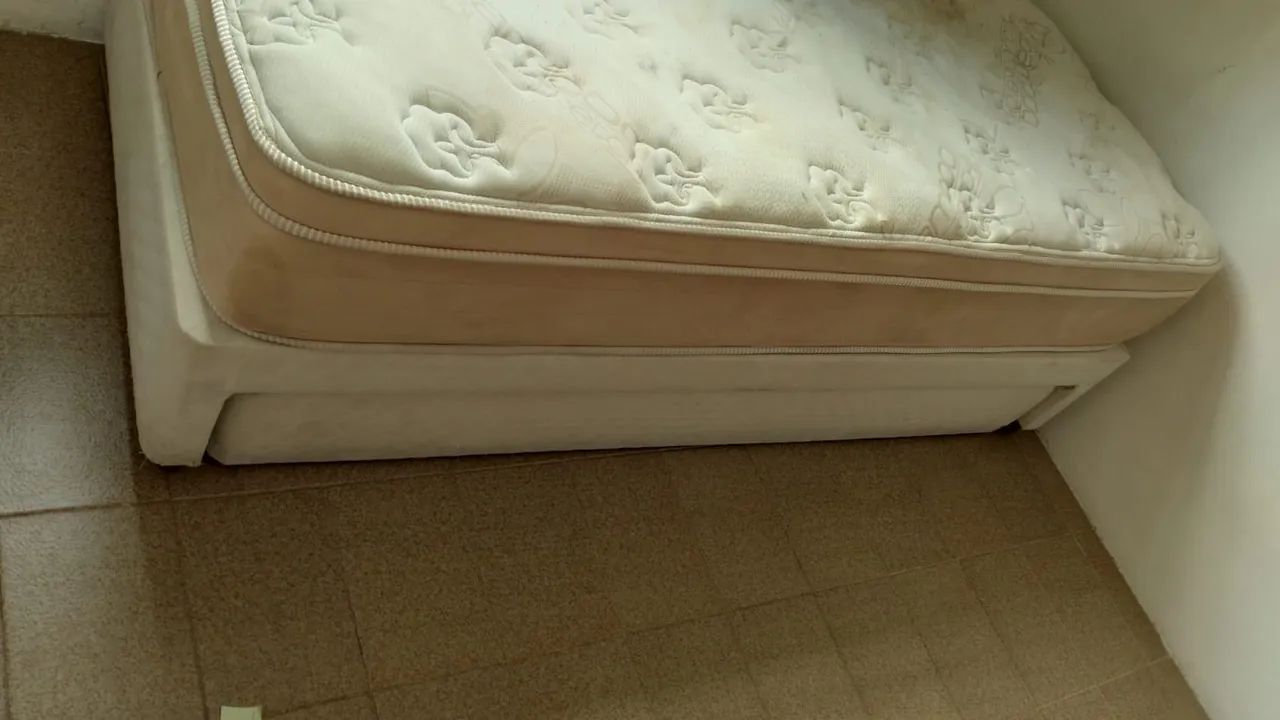 Cama solteirão com cama auxiliar usada