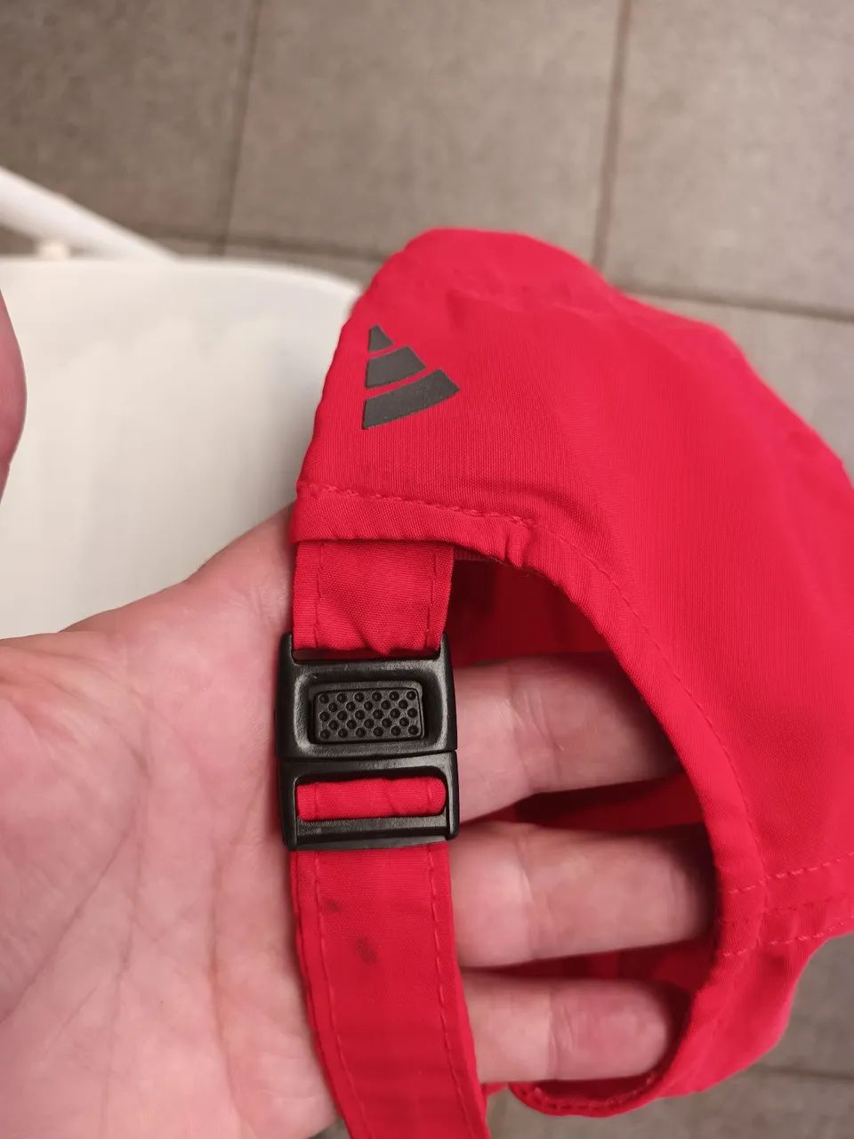 Boné Adidas vermelho original retrô - Foto 4
