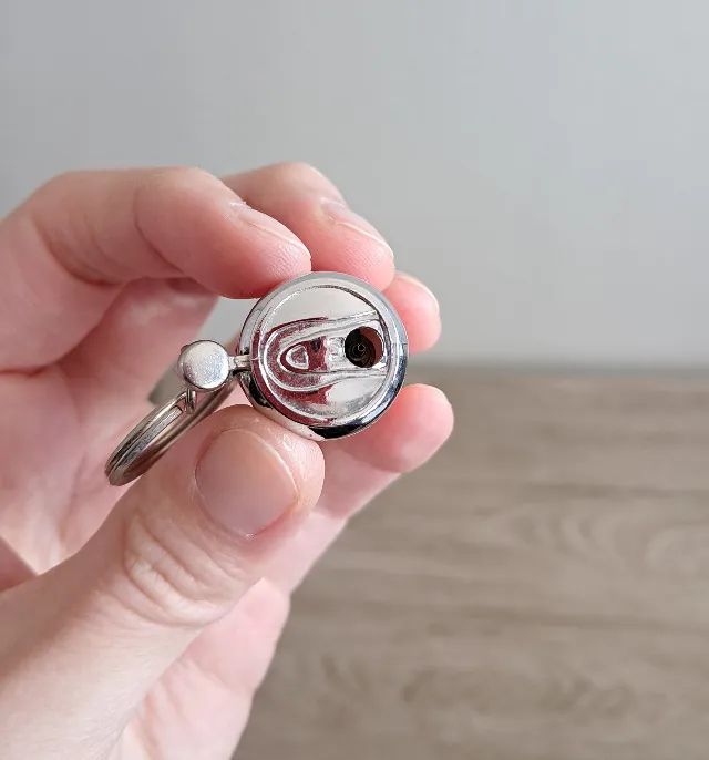 Isqueiro Coca-Cola Latinha Miniatura - Foto 3
