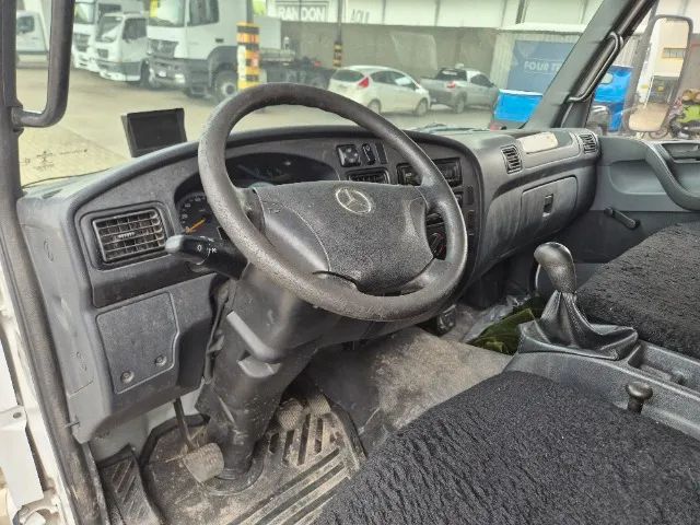 MB ACCELO 815  - Foto 5