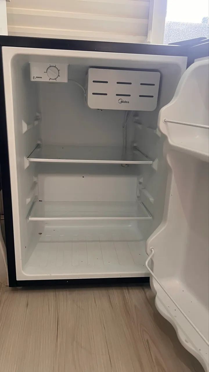 Frigobar Midea 71L preto - Foto 2