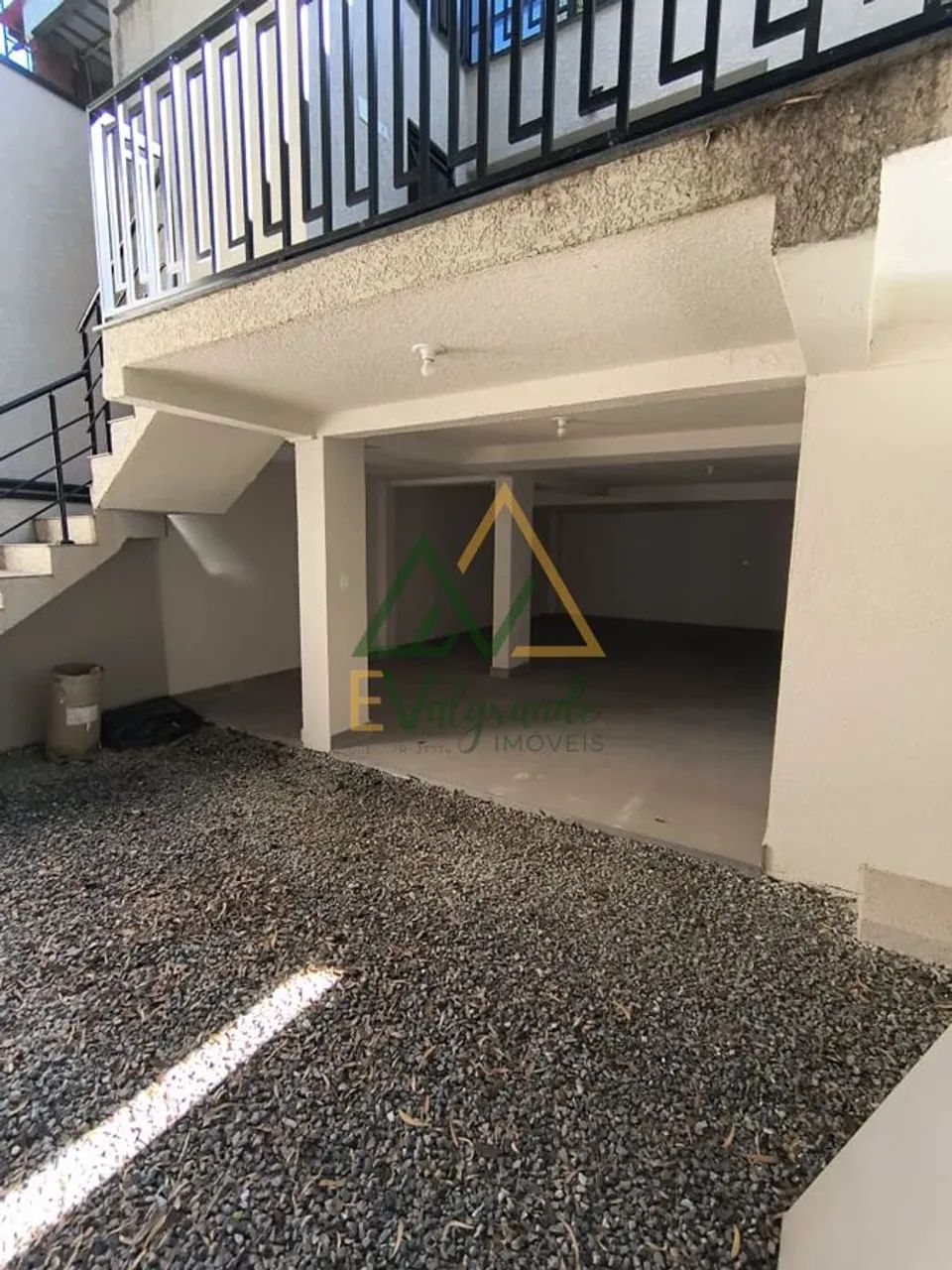 Sobrado em Condomínio com Subsolo e Terreço - Foto 2