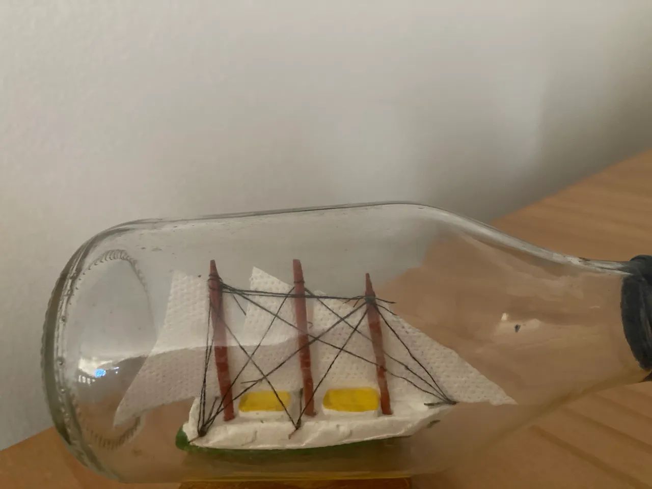 Garrafa de vidro com barco dentro - Foto 2