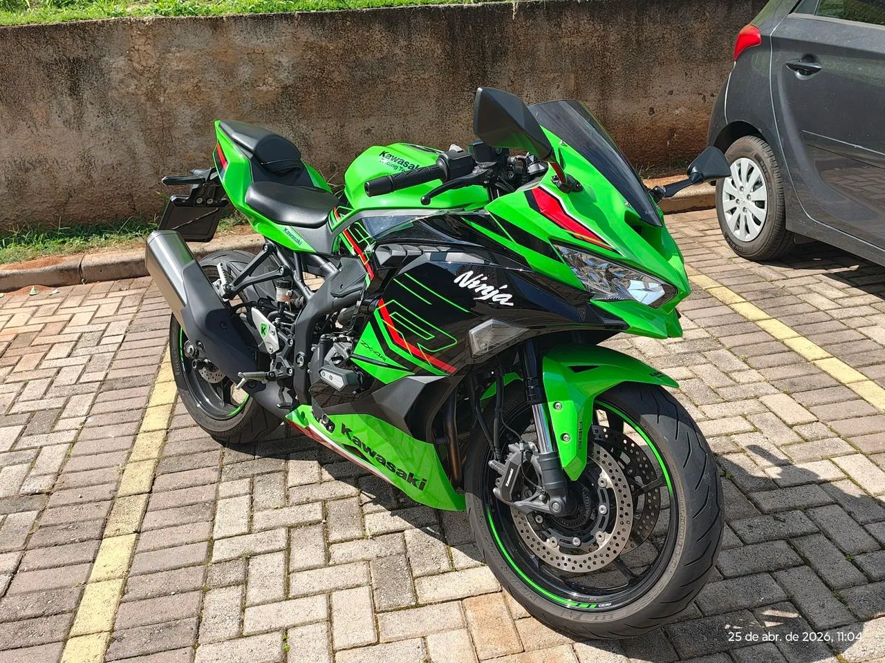 Ninja ZX 4r  - Foto 4