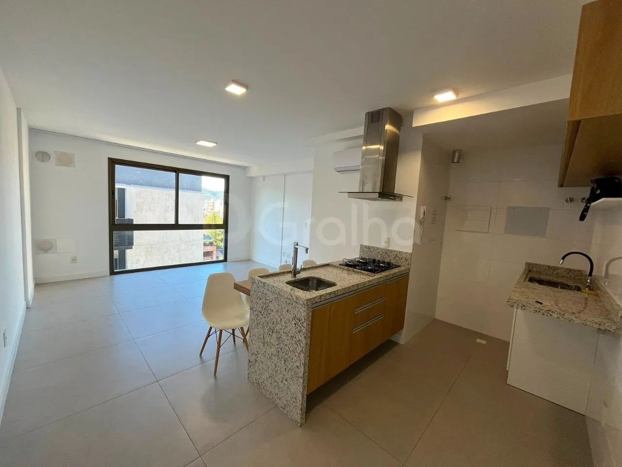 Apartamento de 31 m² com 1 suíte na Carvoeira