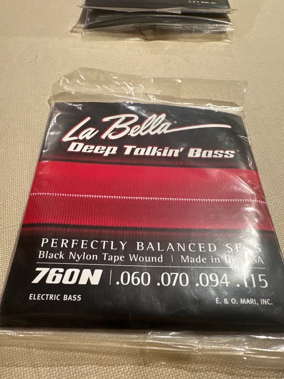 Cordas de baixo La Bella 760N Deep Talkin' Bass Black Nylon Tape 4 cordas padrão 60-115
