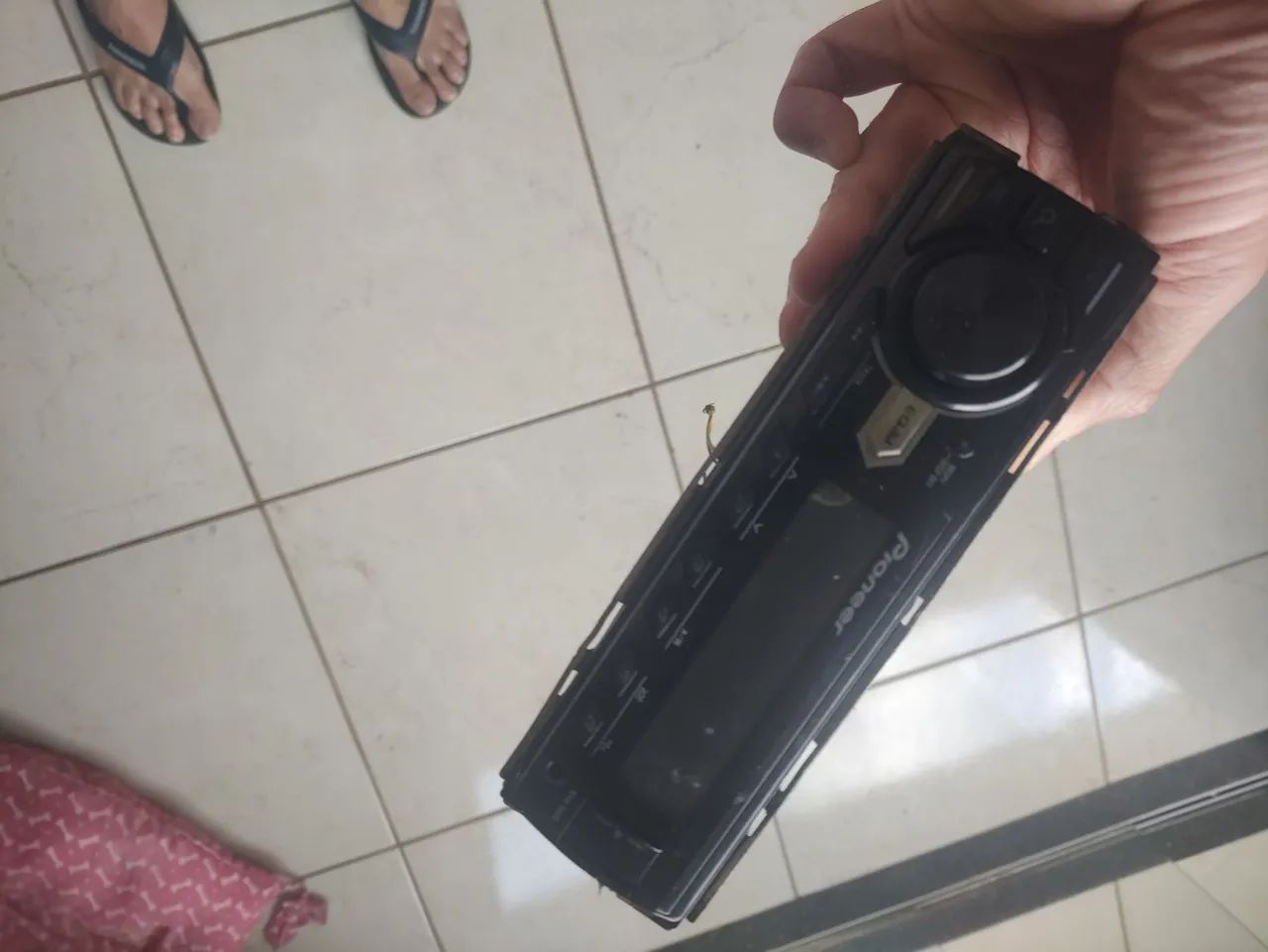 Toca Usb Pioneer modelo MVH 98ub  - Foto 2