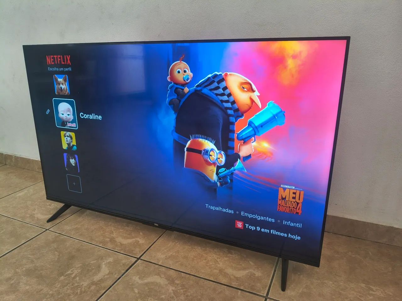 Vendo essa tv 50 polegadas smart 4K  - Foto 4
