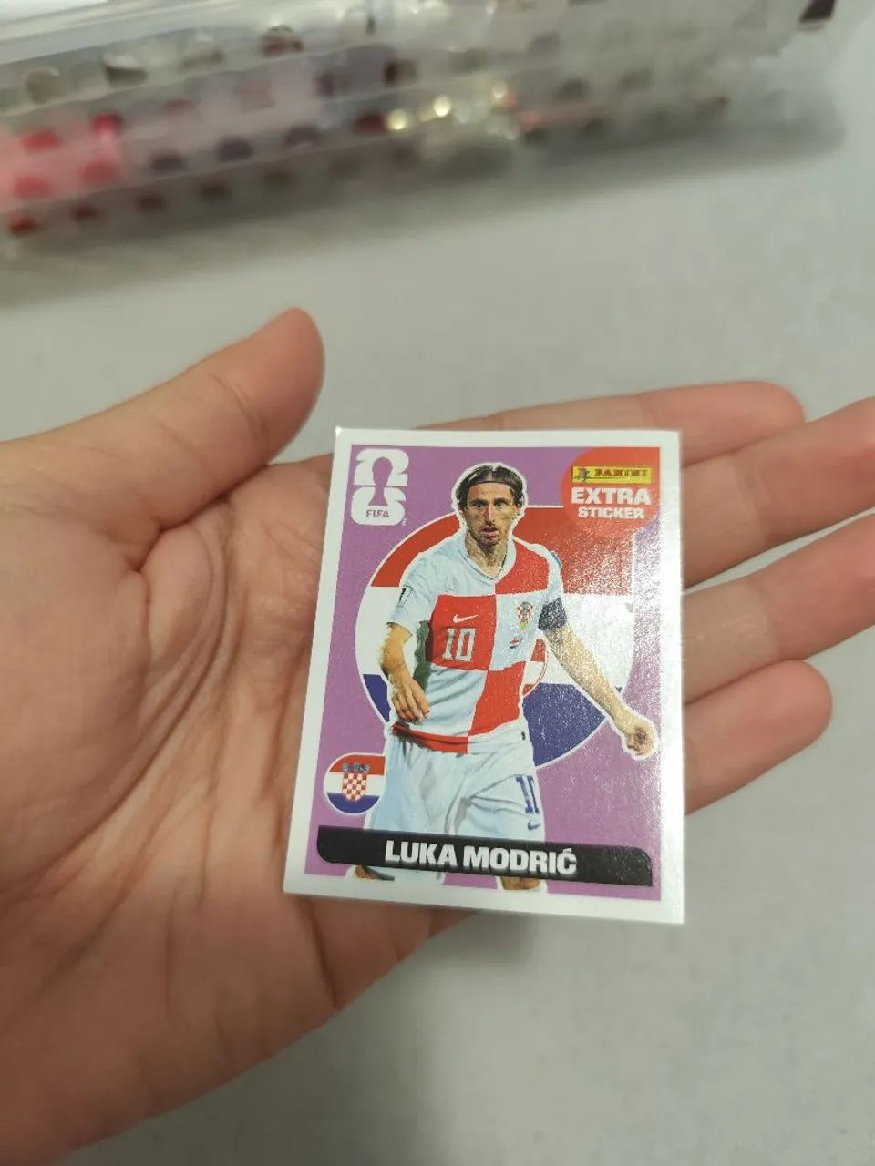 FIGURINHA EXTRA STICKER LUKA MODRI? ROXA - Foto 2