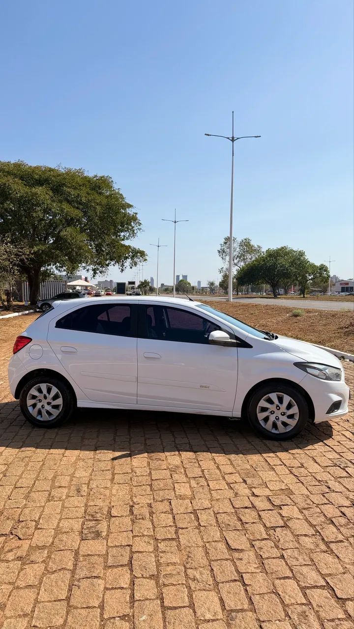 Chevrolet Onix Hatch LT 1.4 8V Flex Aut. 4P 2018 - Foto 3