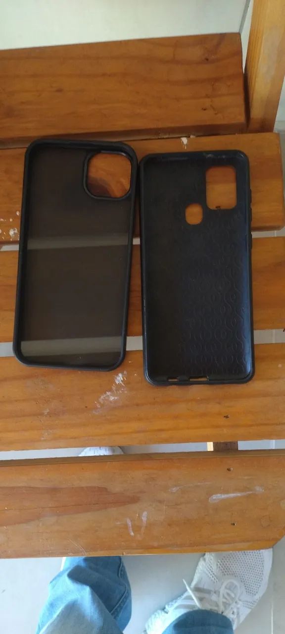 Vendo duas capas para celular alfone 13 outra galatas - Foto 3